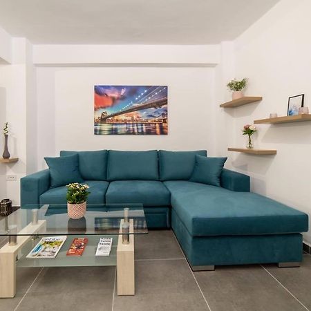Brand New Aprt With Backyard In Lycabettus Hill ! Apartamento Atenas Exterior foto