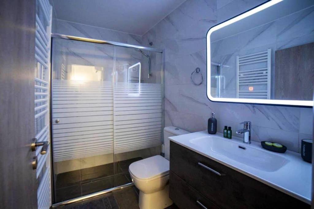 Brand New Aprt With Backyard In Lycabettus Hill ! Apartamento Atenas Exterior foto