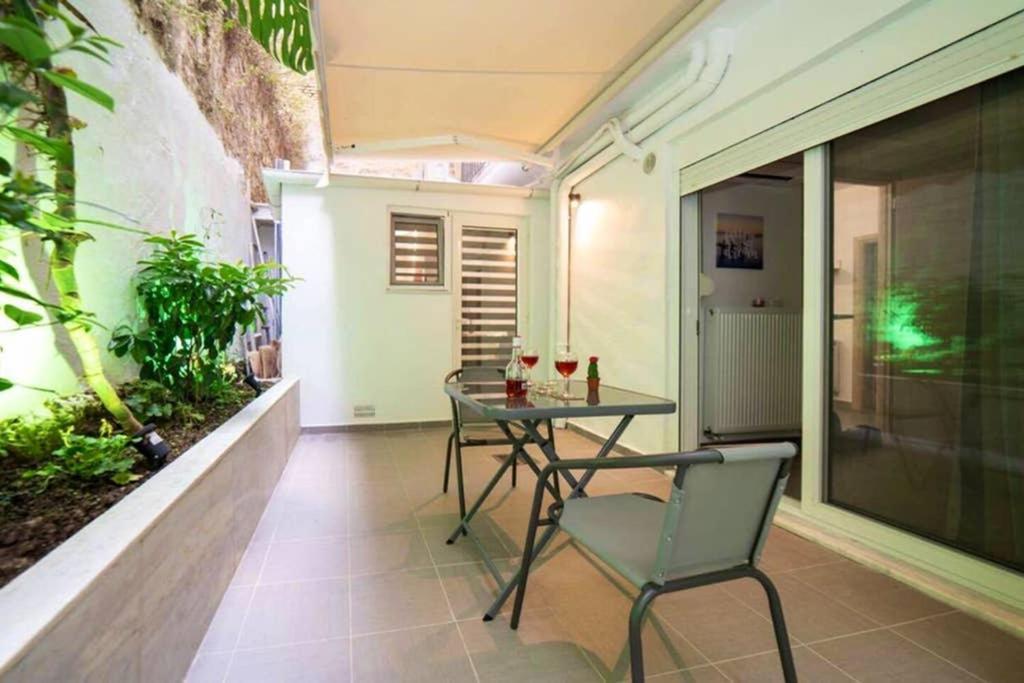 Brand New Aprt With Backyard In Lycabettus Hill ! Apartamento Atenas Exterior foto