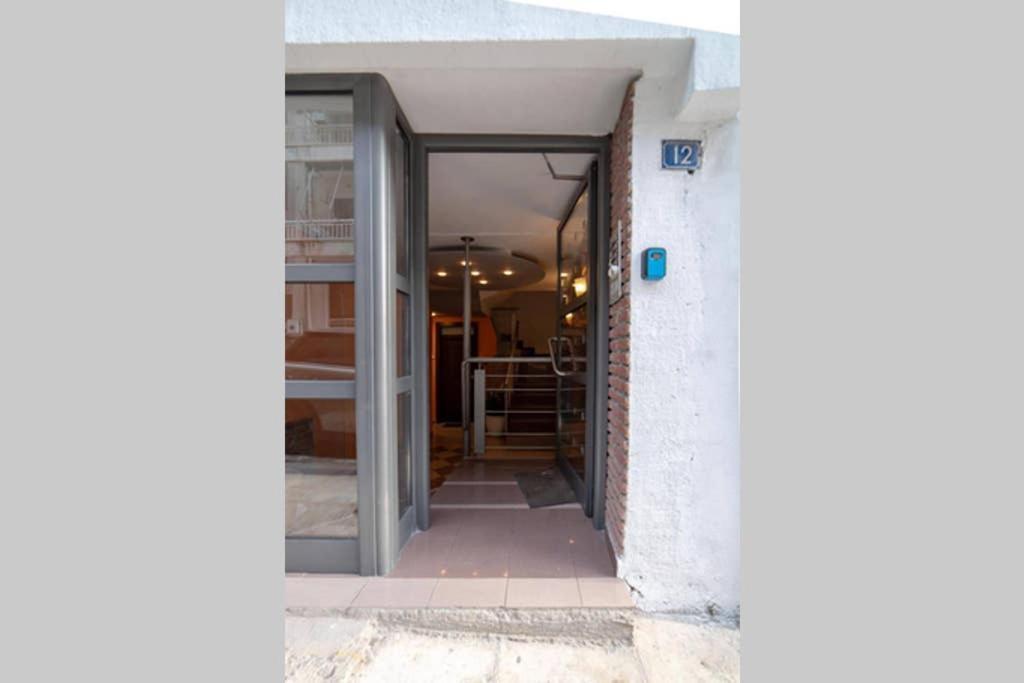 Brand New Aprt With Backyard In Lycabettus Hill ! Apartamento Atenas Exterior foto
